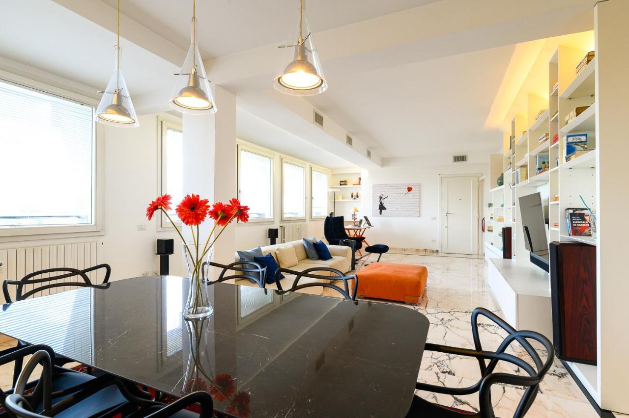 Ferienwohnung Peaceful Penthouse With Garage By Ndp Rent Rom Exterior foto